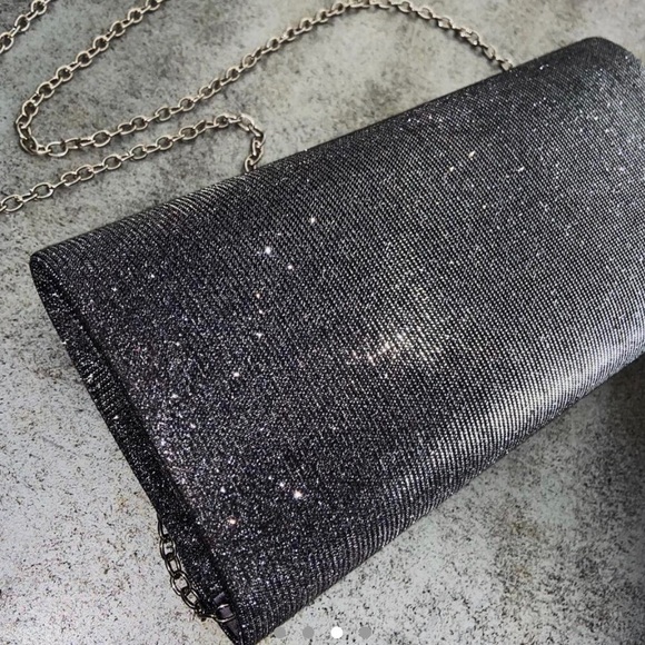 Vintage Chain Glitter Clutch - Picture 12 of 14